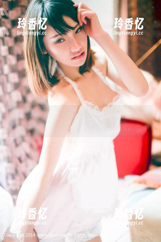 推女神 - 施忆佳Kitty酱的定制水手服图集，仿佛是遇见了海洋的浪漫。
