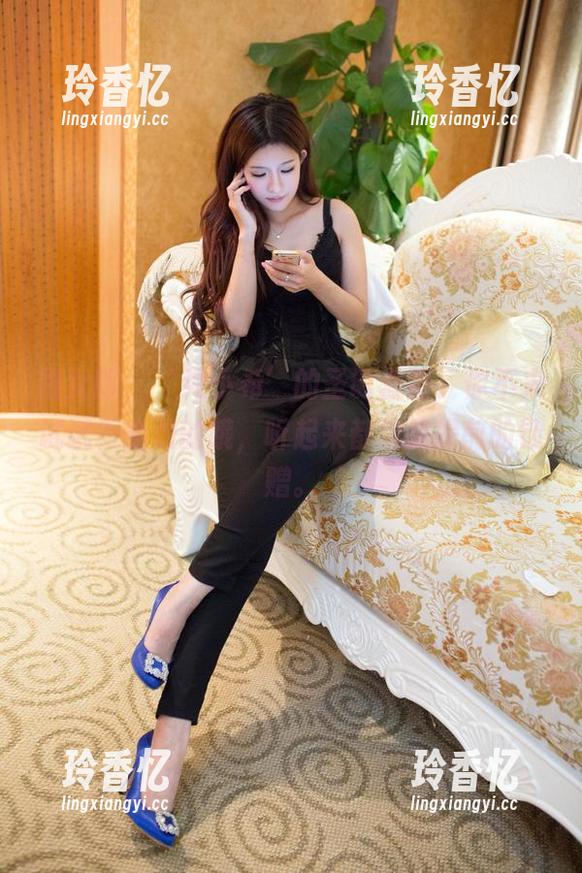 推女郎 - ‘纯小希’的圣诞套图，你不来试试？免费的哦，听起来都像是提前的馈赠。