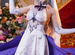 过来审美！星之迟迟分享的美图里的柴郡“RMaid”，让我开始怀疑自身的审美观了。