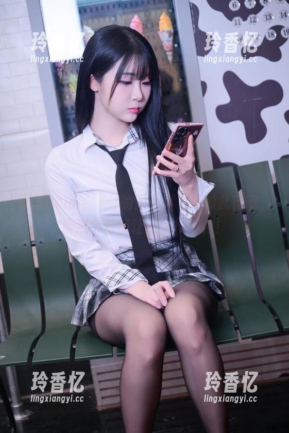 普美Bomi(보미)的双马尾为何如此销魂，给我个原图让我慢慢消化！