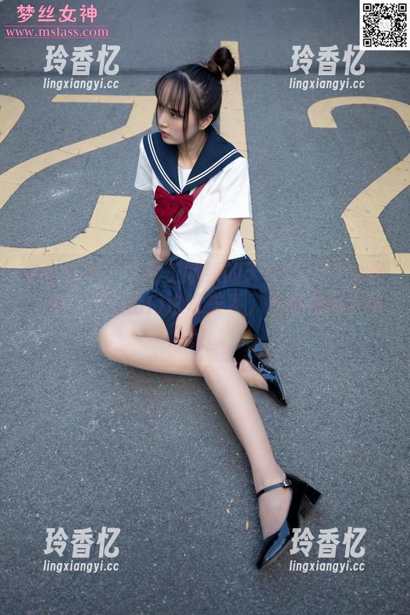 梦丝女神 - 下载王娇娇的天台JK少女全集，今天不想出门也没关系，心里有点小期待...
