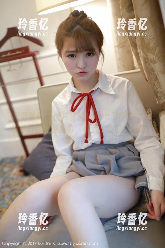 模范学院 - 图片里的Laura苏雨彤：JK裙子好像有种魔力，卷走了我的注意力！