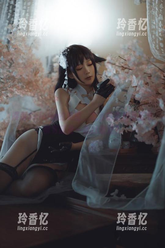 樱落Selena的美图，怎么喵喵和万圣节都有随着一起打酱油？