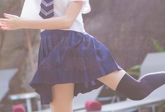 爱蜜社 – 定制写真，看学妹芝芝Booty如何逆转“胖嘟嘟”的局！