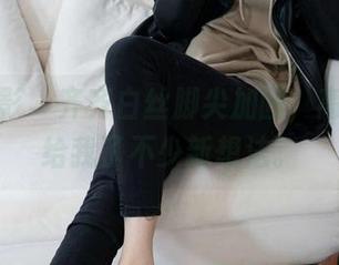 甜予摄影 – 齐齐白丝脚尖加固，高清壁纸给我了不少新想法。