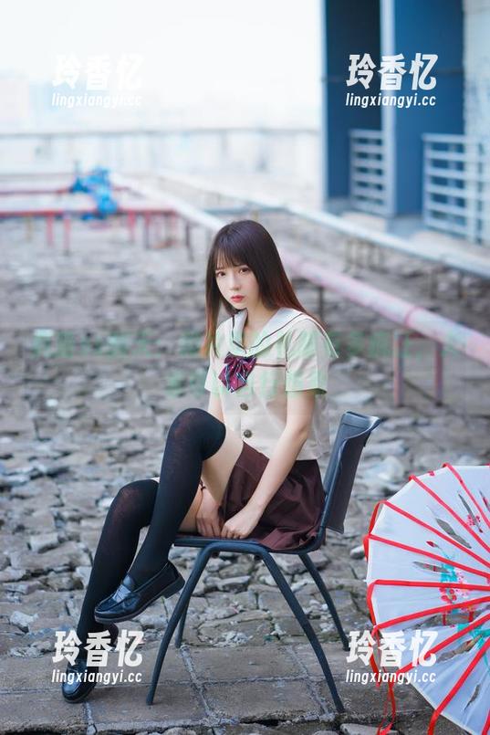 疯猫ss翻天：照片里的礼服有多疯狂，大家可以自行想象
