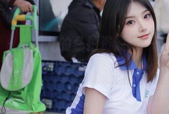 秀人网 – 小爪几的私拍资源，一言不合就捡到学妹