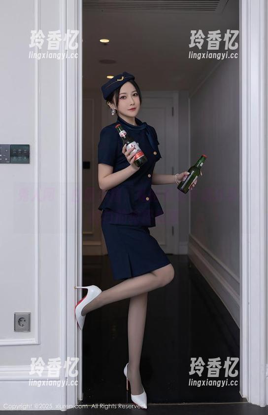 秀人网 - 白露小猪，私拍资源专属分享，纯白的纯粹氛围