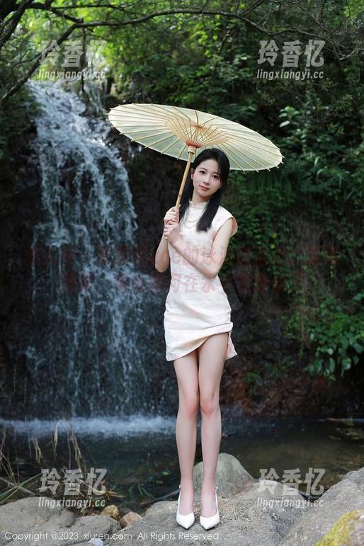 秀人网 - 陈茜妮zoe的泳池奇遇记：高清图集，看她如何在水中变身仙子