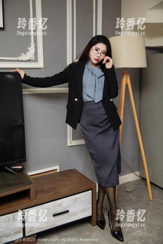 秀人网 - 黄乐然：女王写真中的美图，真是让人眼头都要翻了！