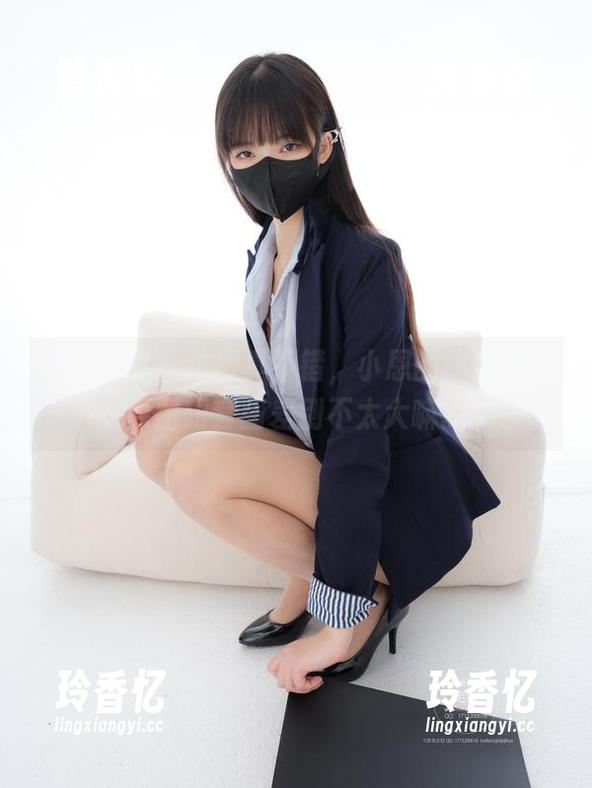 紧急企划 - 拍得真不错，小恩的体操服，原图跟套图差别不太大嘛。
