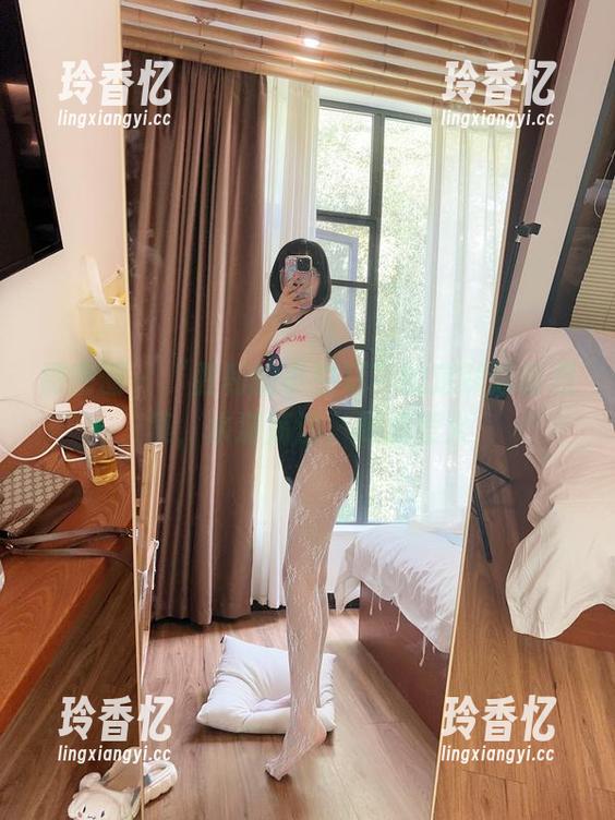 微密圈 - “胜利的小生活”的定制泳装图集，水波荡漾，更加惹火