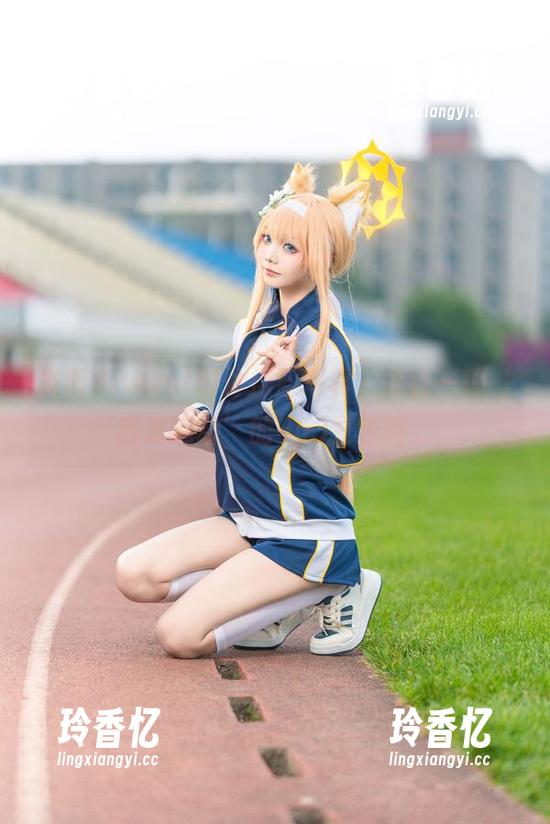 艾西Aiwest的体操服写真，来自一种‘我爱运动’的403警告啊。
