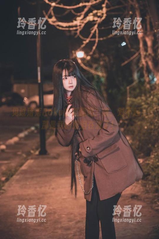 见过落落Raku的美腿吗？哦，对不起，那是我的眼泪在流了！