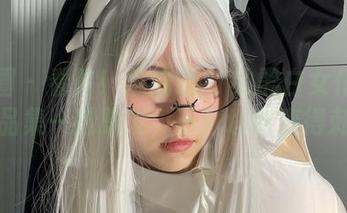 微密圈 – 看鸭！葱油饼er的黑白女仆吊带，作品集一触即发，下载也能变得刺激。
