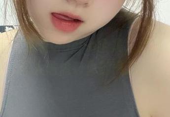 微密圈 – 葱油饼erjio全集，原图里有种让人偷偷窃喜的气息。