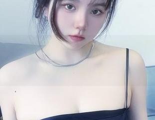 微密圈 – 一份免费的图包，竟然搭上了葱油饼er的内衣