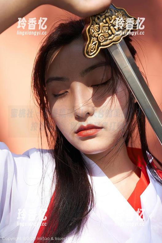 蜜桃社 - 想要琉璃lily天台的美图？下载按钮在此，别被拖延症打败！
