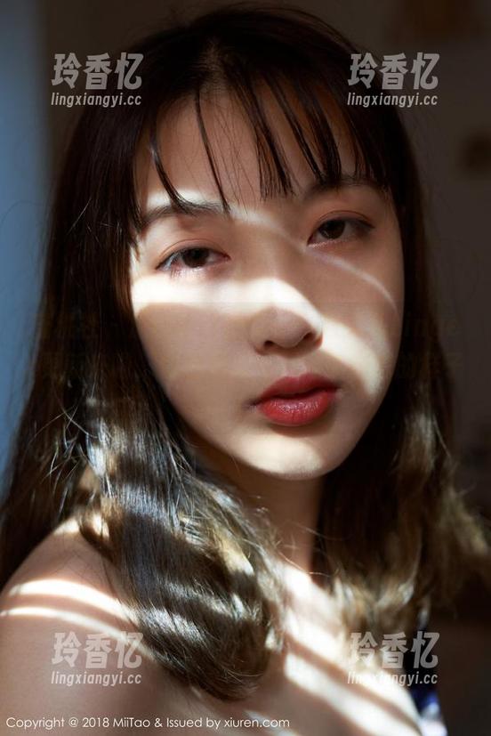 蜜桃社-赵灵儿Linger 蜜桃社 - 原图时代的女仆:赵灵儿Linger更新来啦,你绝对想不到她拿拖把的样子!