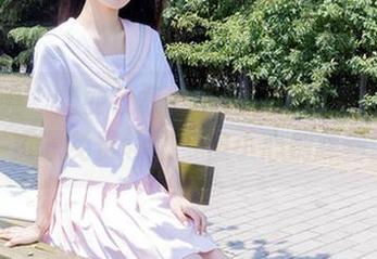 袜啵啵 – 想要收集稚予的“地雷系女友”写真?资源免费领取,但小心别踩到雷呢~