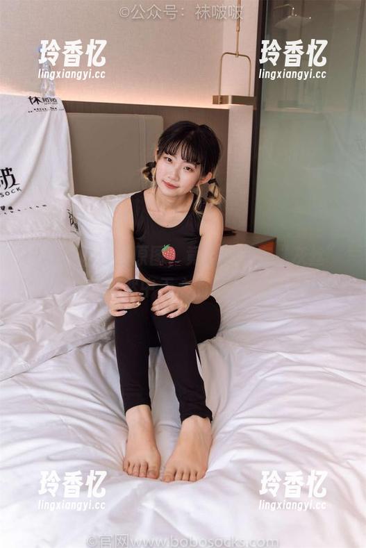 袜啵啵 - 这些原图，竟是稚予在“灰丝”花絮中无心的流露？