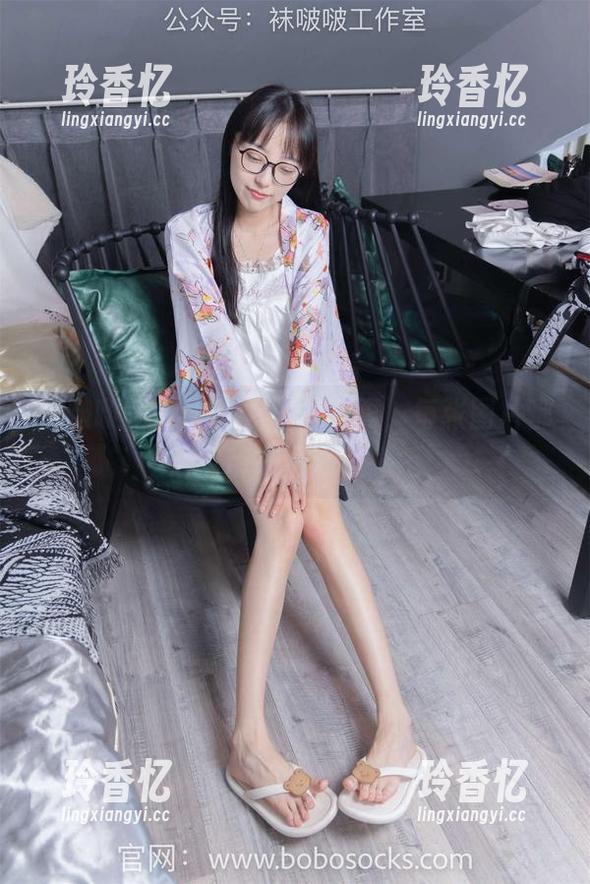 袜啵啵 - 芝士的双马尾写真，每张图片都自带一层滤镜感