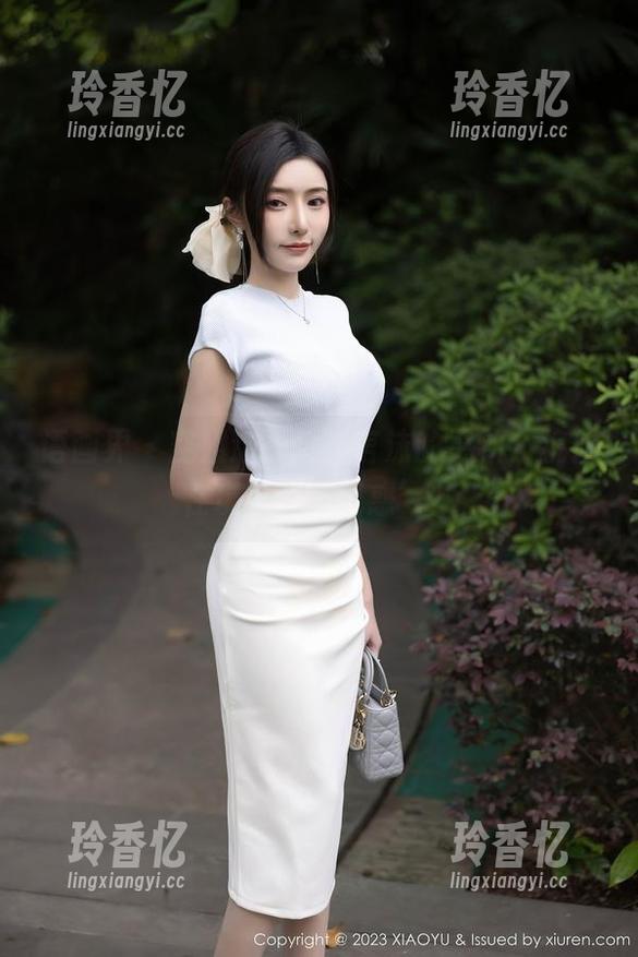 语画界 - 空姐这一趟，言沫的更新，貌似在玩‘制服诱惑’？