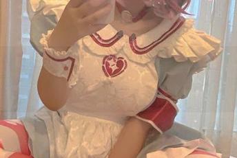 贝贝琪Becky和娜嘉的高清写真，不忍心直视却又舍不得移开