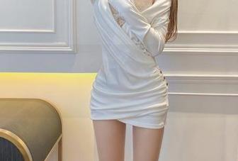 一言不合就更新，过期米线线喵的女友写真集，目光都不够用了。