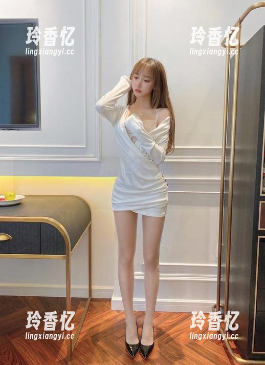 一言不合就更新，过期米线线喵的女友写真集，目光都不够用了。