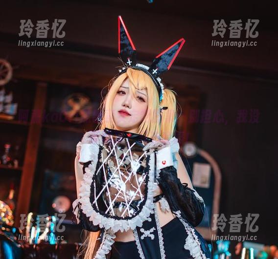 阿薰kaOri黑兽巫女定制图集：别担心，我没带黑猫，只有套路!
