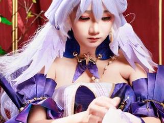 美图会上线：阿雪雪和泥岩的泳装拉踩大作战！