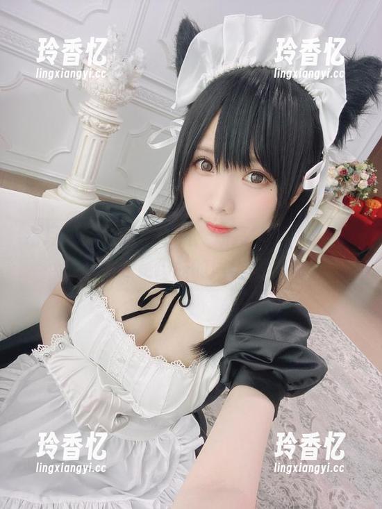 霜月shimo作品更新：油亮气质，是妆容还是皮肤的偏执？