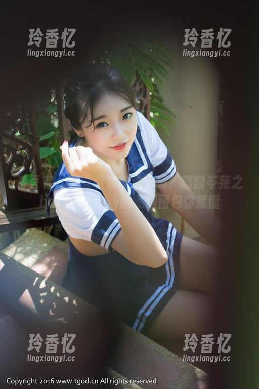 青豆客 - 职业装也能这么嗨？翻翻岑苑之barbiebaby的私房图包你就懂