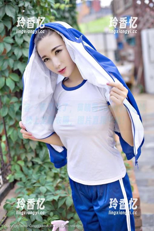 青豆客 - 等不及了，莫晓茜sunny的学妹换上定制衣服，图片直接中枪！